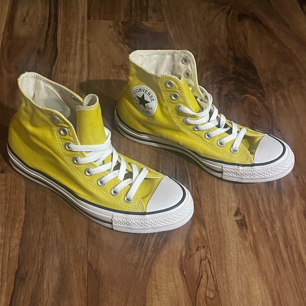Women’s High Top Converse